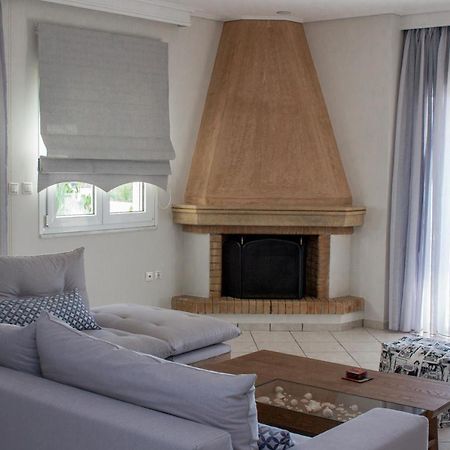Luxury Seaview Apartment By The Sea Saronida Bagian luar foto