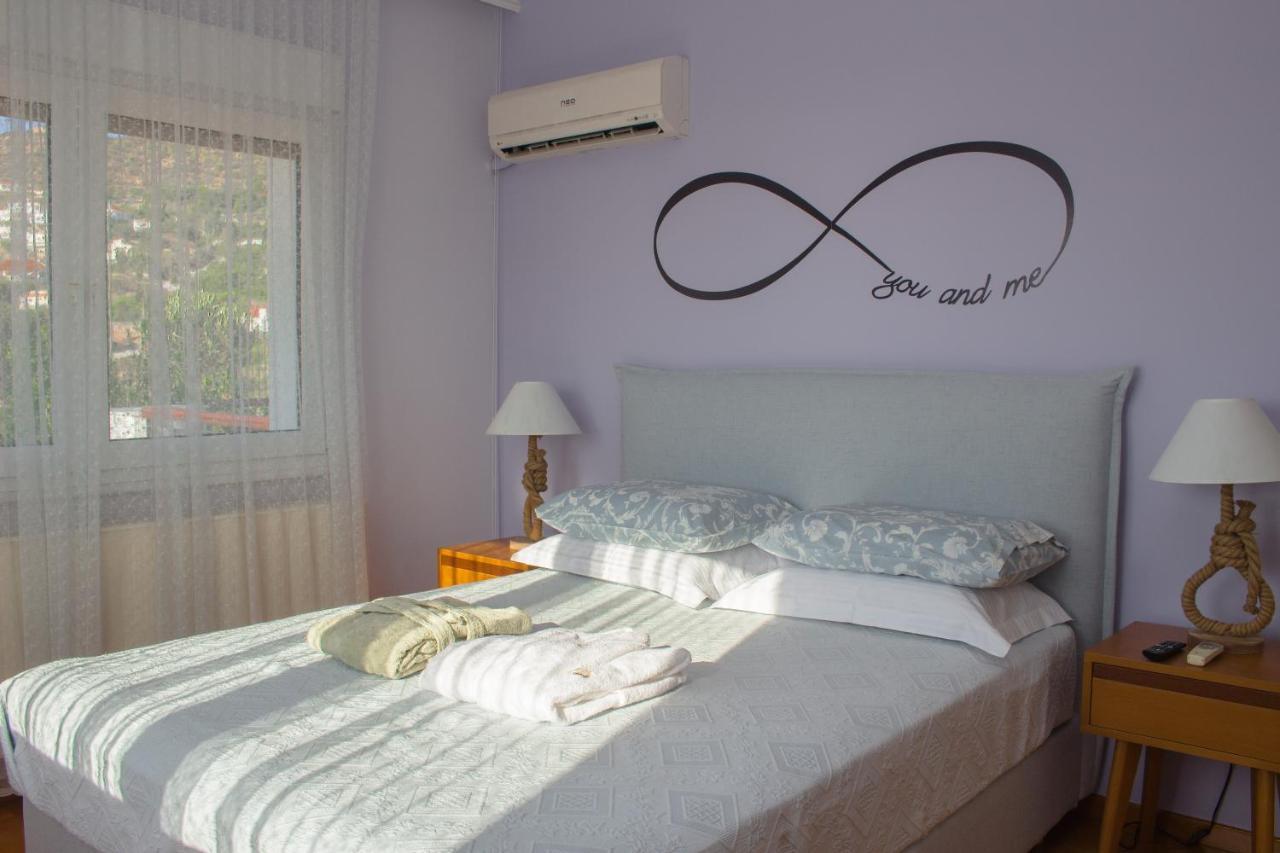 Luxury Seaview Apartment By The Sea Saronida Bagian luar foto