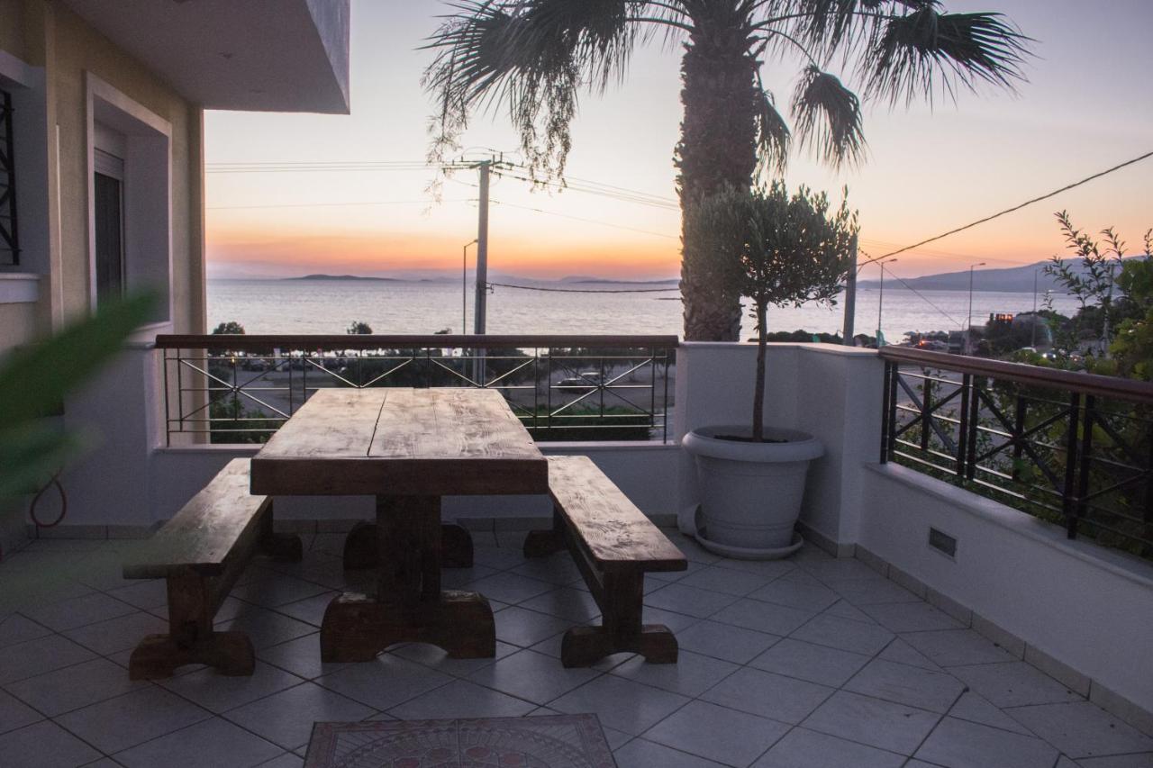 Luxury Seaview Apartment By The Sea Saronida Bagian luar foto